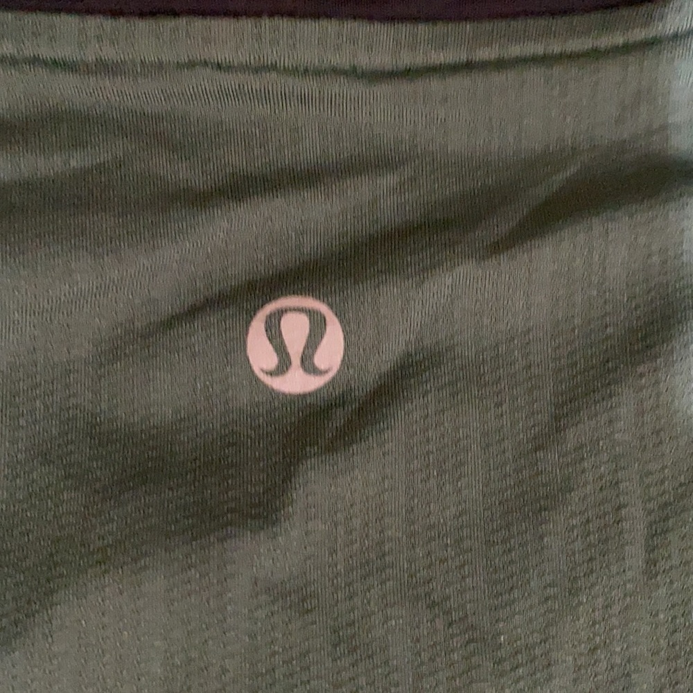 Lululemon - Picture 3 of 3